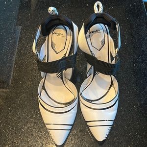 Fendi sling back heel . Black and white